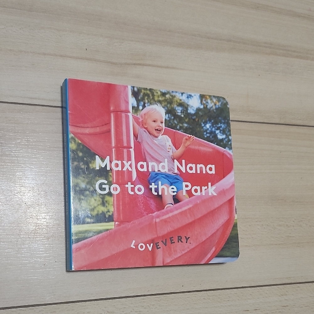 Lovevery Kids Learning Book - Max and Nana Go to the Park